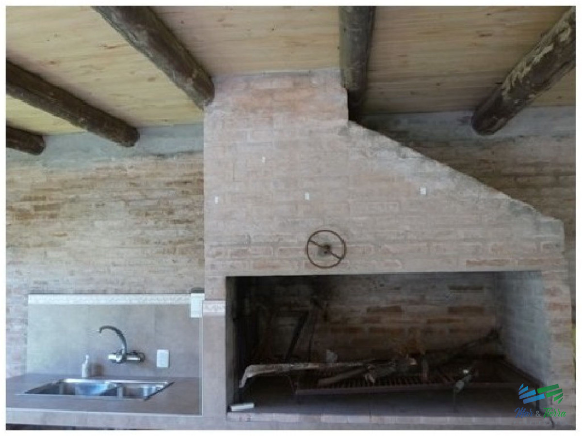 Casa ID.1693 - Vendo casa 4 dormitorios en playa mansa, Punta del Este.