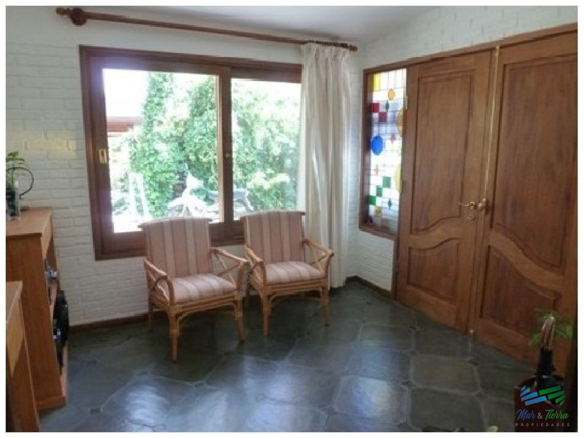 Casa ID.1693 - Vendo casa 4 dormitorios en playa mansa, Punta del Este.