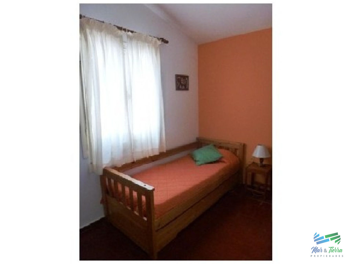 Casa ID.1693 - Vendo casa 4 dormitorios en playa mansa, Punta del Este.