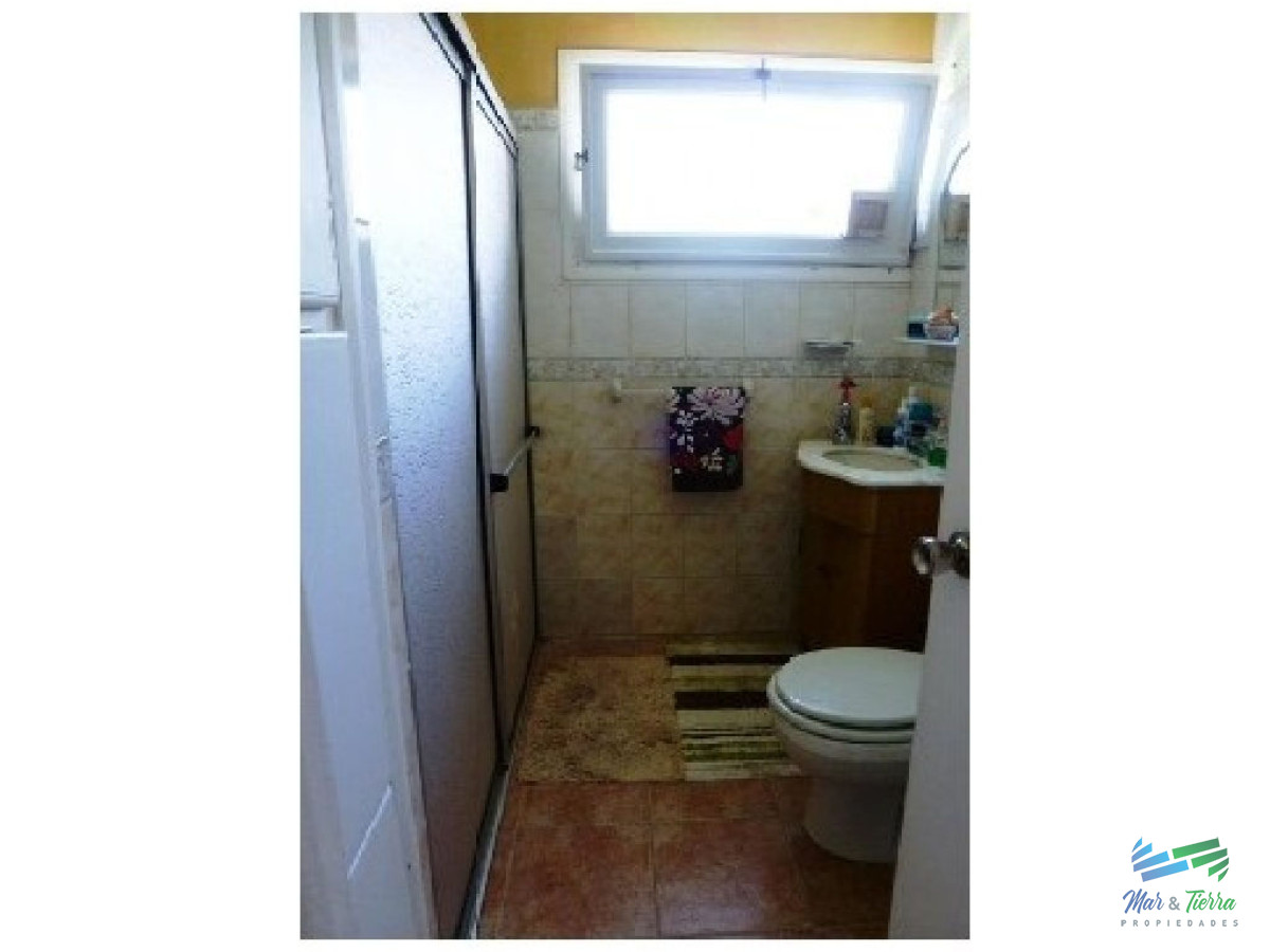 Casa ID.1693 - Vendo casa 4 dormitorios en playa mansa, Punta del Este.