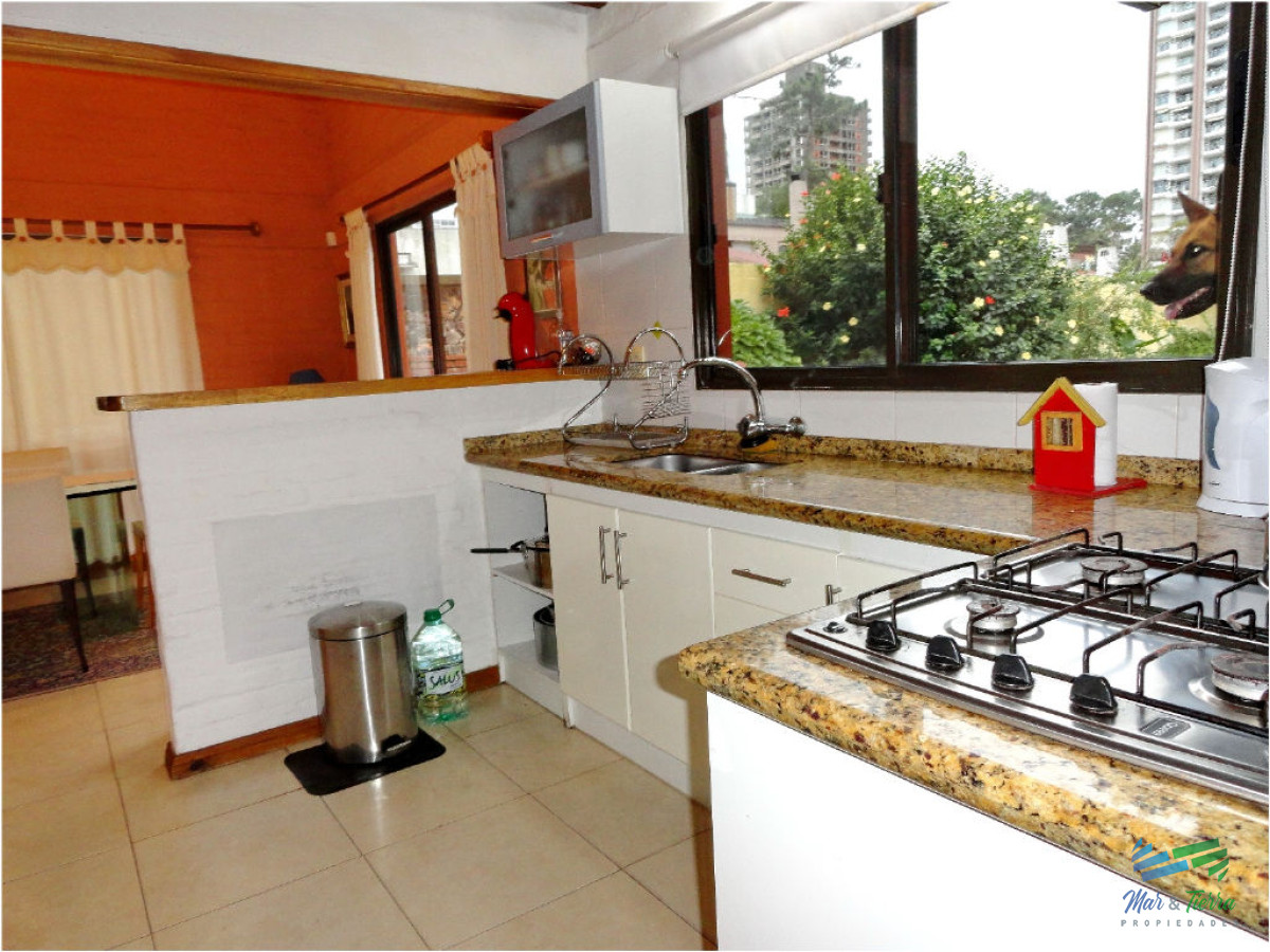 Casa ID.1697 - Casa en venta. Zona de paradas.  A 600 mts del mar.