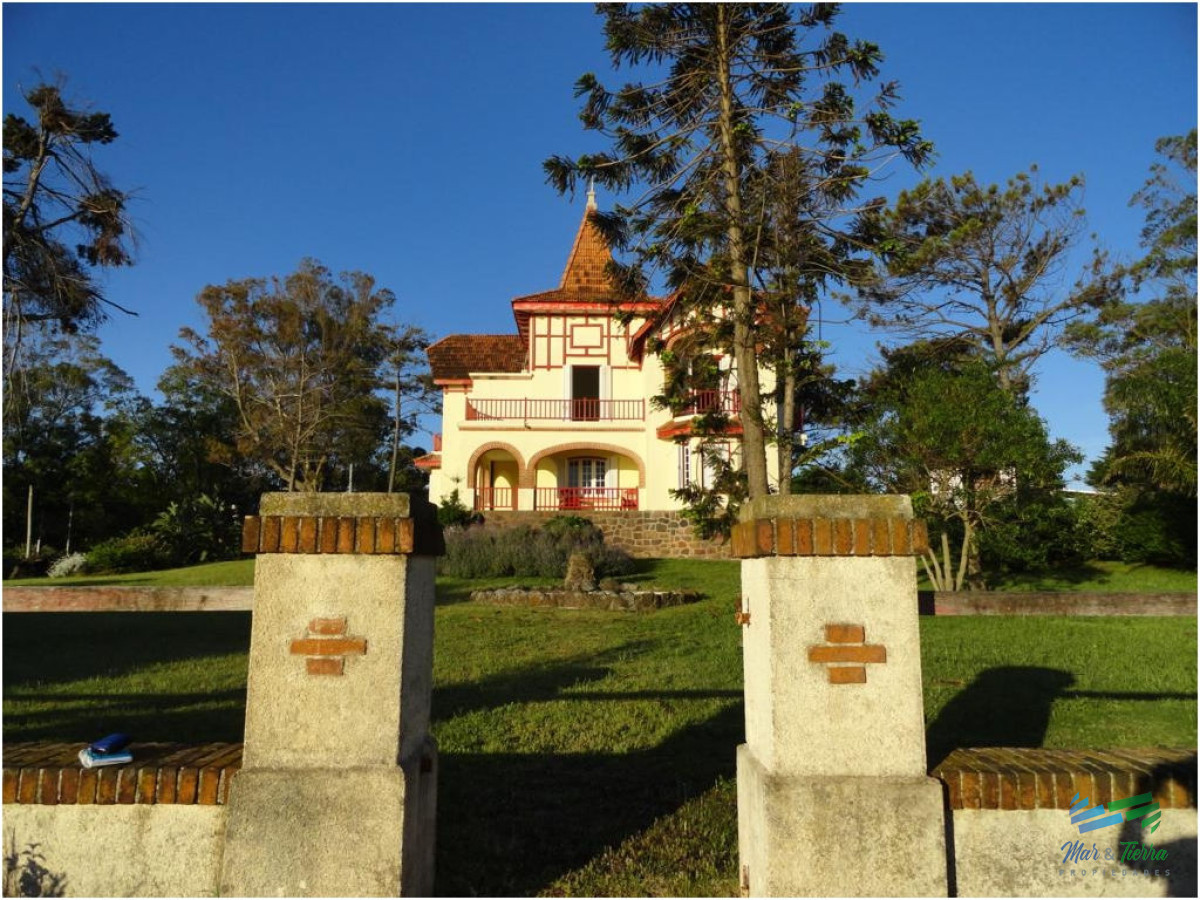 Casa ID.1558 - Casa en Playa Hermosa, 4 dormitorios *