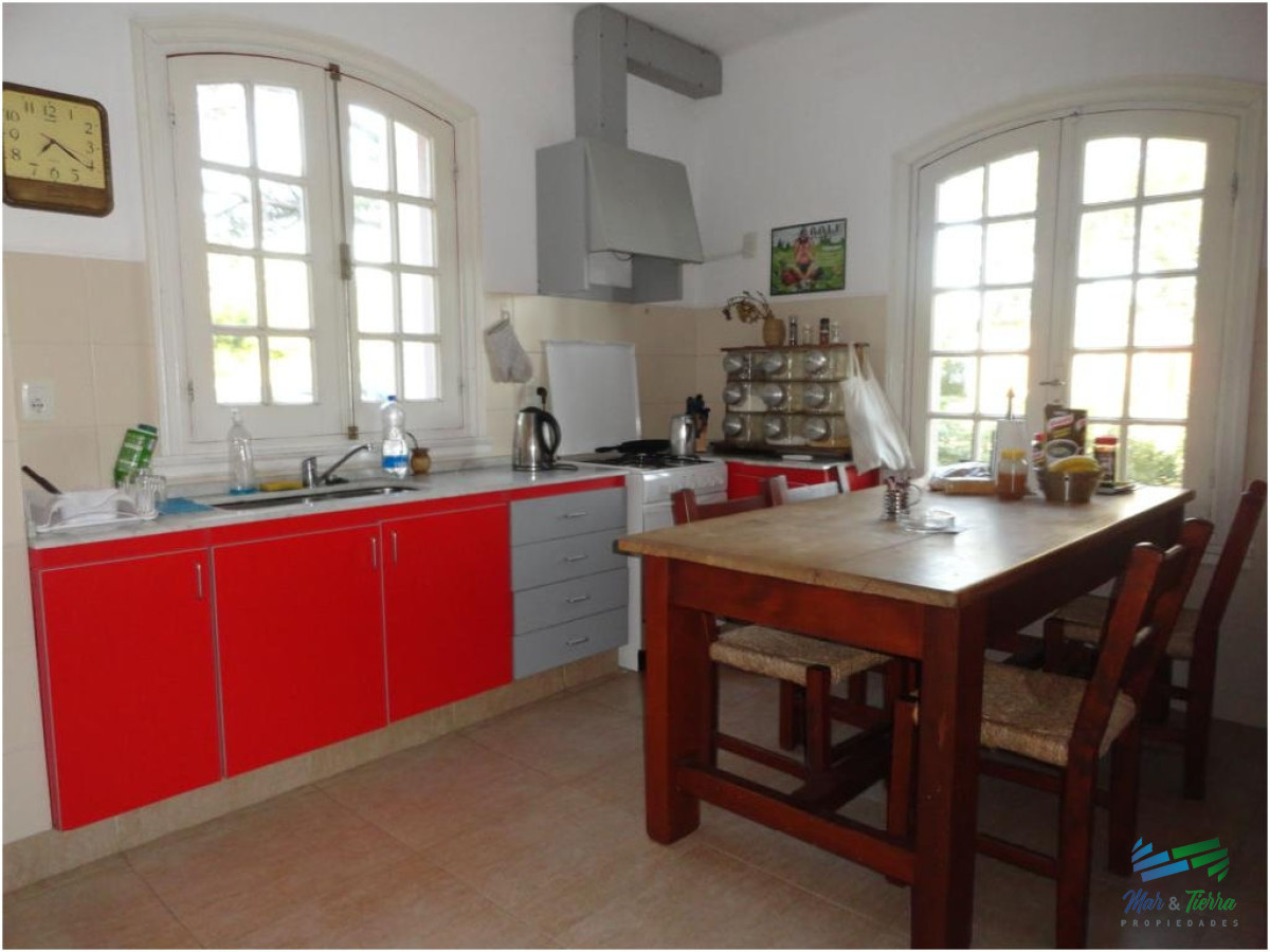 Casa ID.1558 - Casa en Playa Hermosa, 4 dormitorios *