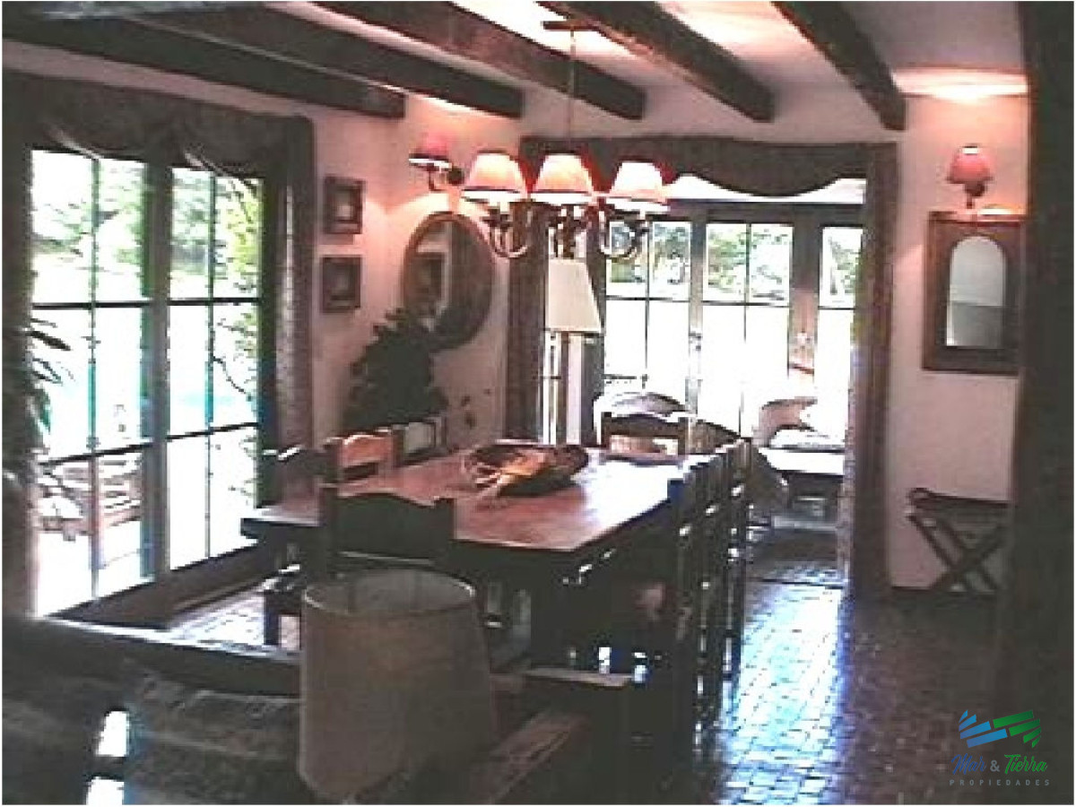 Casa ID.1709 - Vendo casa 6 dormitorios con piscina y gran parque en Rincón del Indio, Punta del Este
