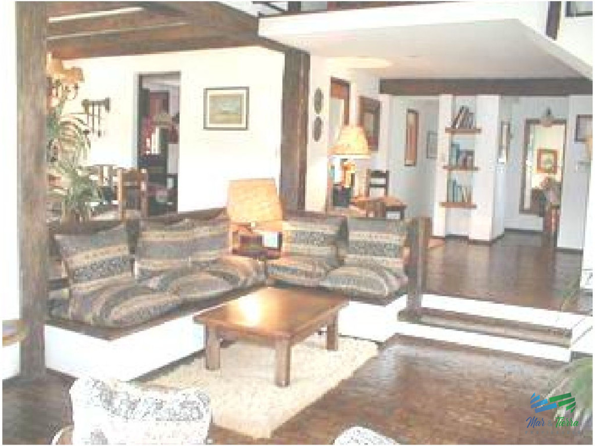 Casa ID.1709 - Vendo casa 6 dormitorios con piscina y gran parque en Rincón del Indio, Punta del Este