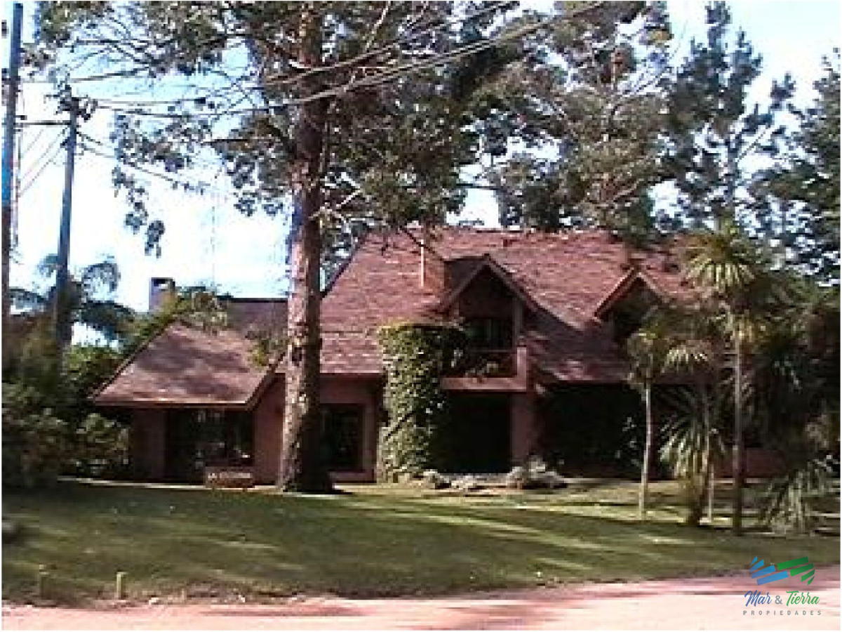 Casa ID.1709 - Vendo casa 6 dormitorios con piscina y gran parque en Rincón del Indio, Punta del Este