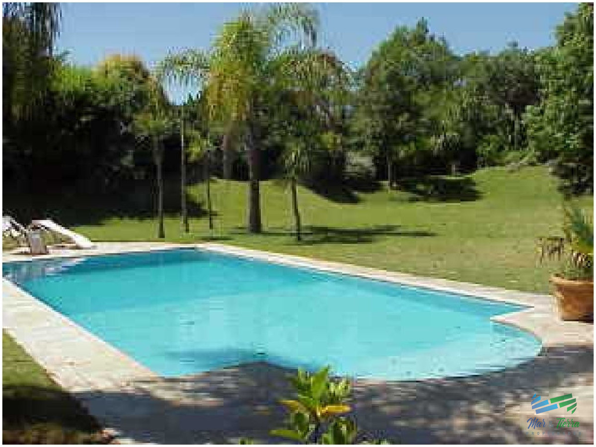 Casa ID.1709 - Vendo casa 6 dormitorios con piscina y gran parque en Rincón del Indio, Punta del Este