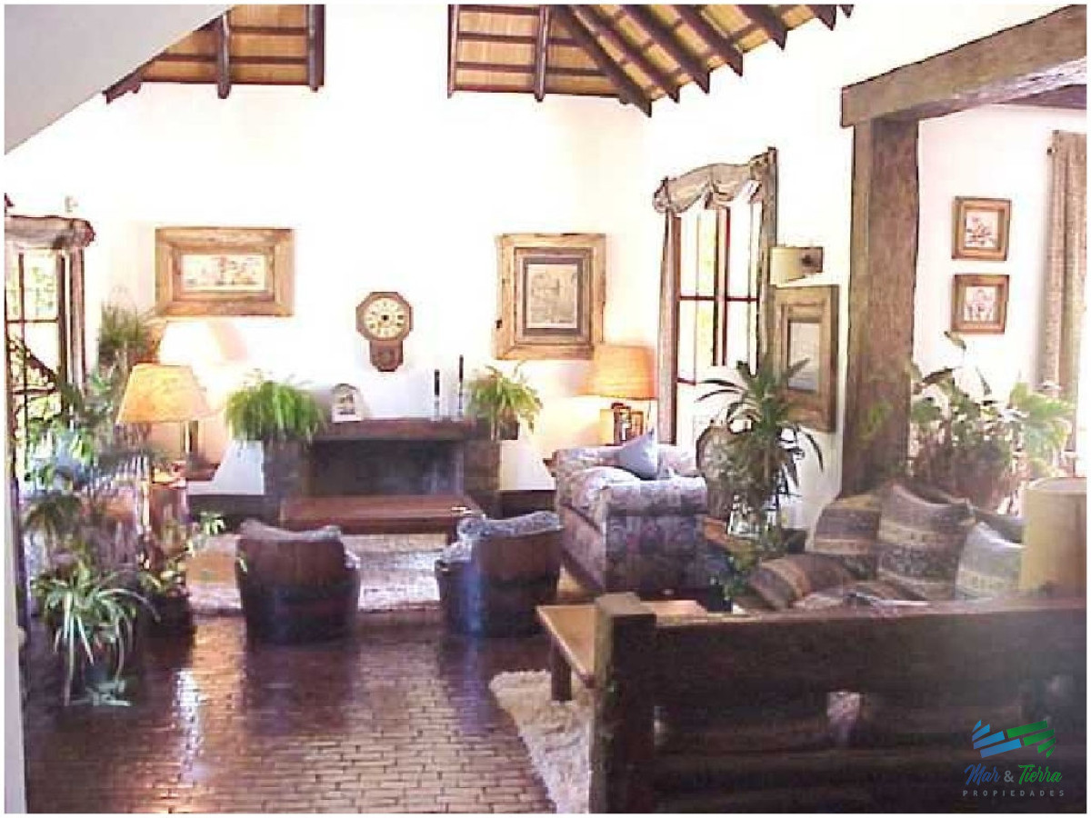 Casa ID.1709 - Vendo casa 6 dormitorios con piscina y gran parque en Rincón del Indio, Punta del Este