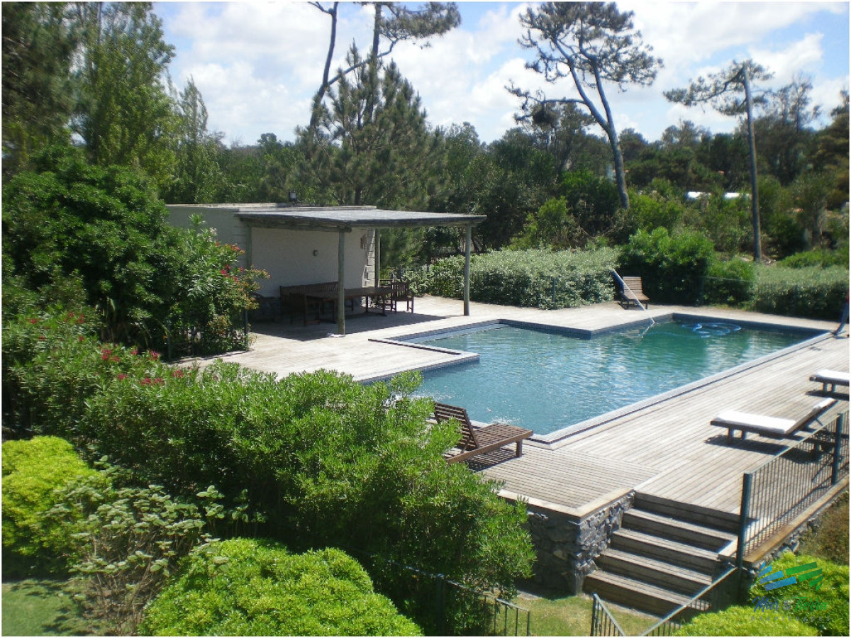 Casa ID.1714 - Vendo Espectacular casa frente al mar en Punta del Este.
