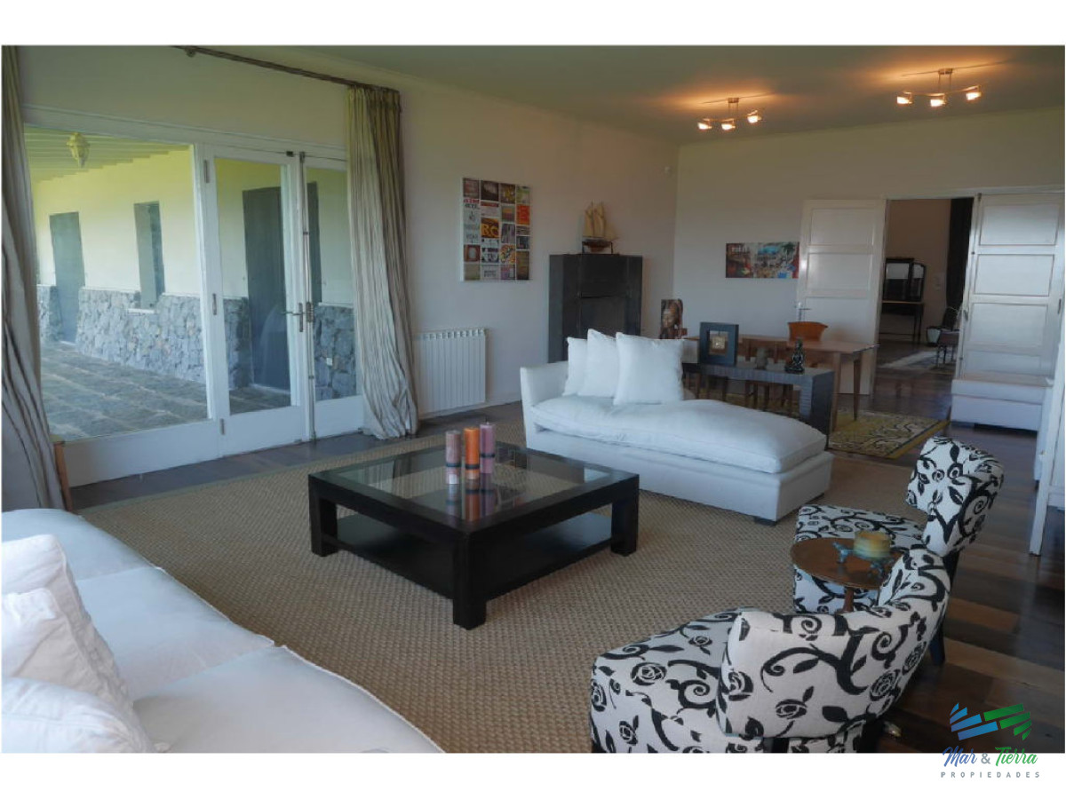 Casa ID.1714 - Vendo Espectacular casa frente al mar en Punta del Este.