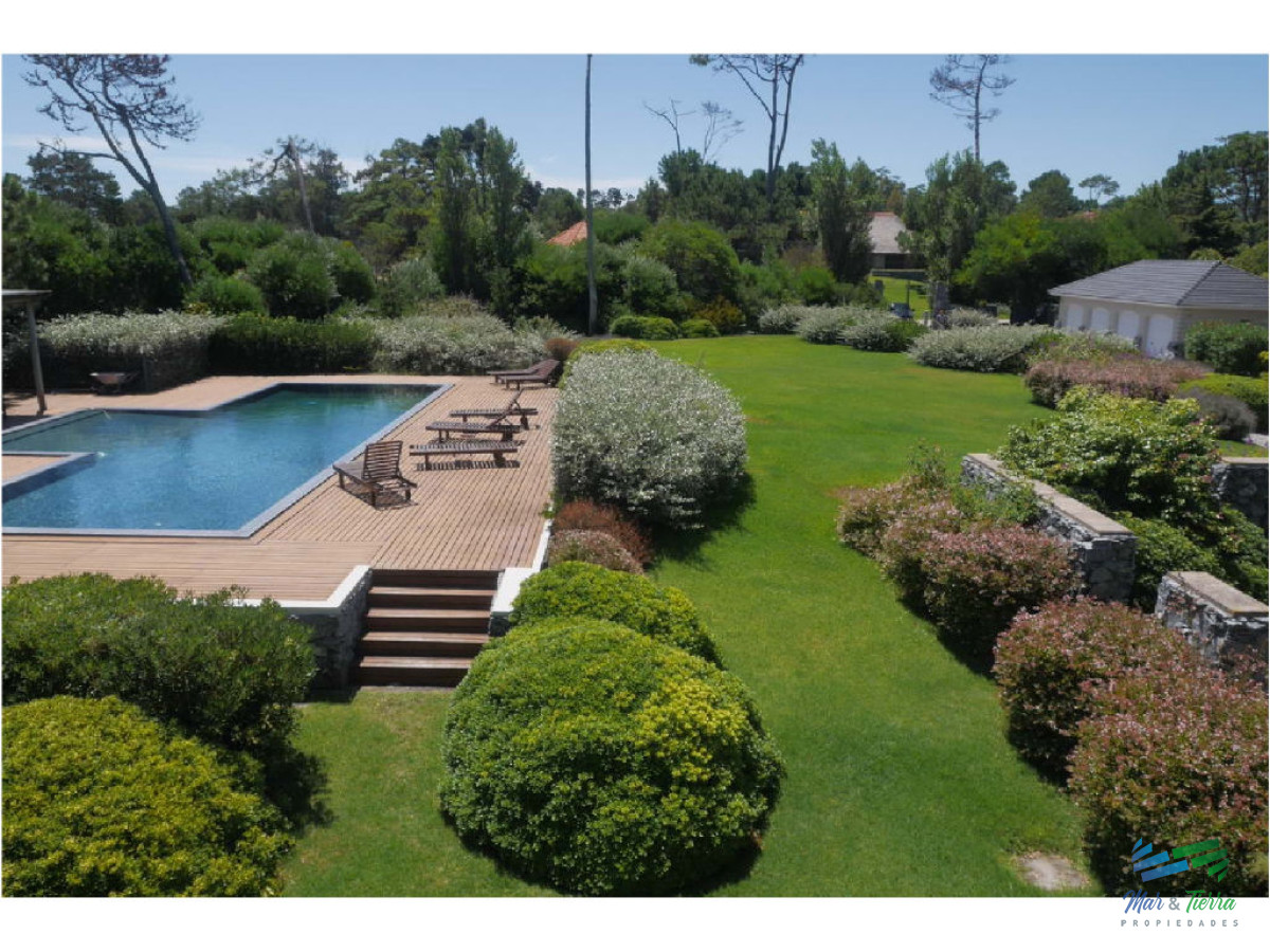 Casa ID.1714 - Vendo Espectacular casa frente al mar en Punta del Este.