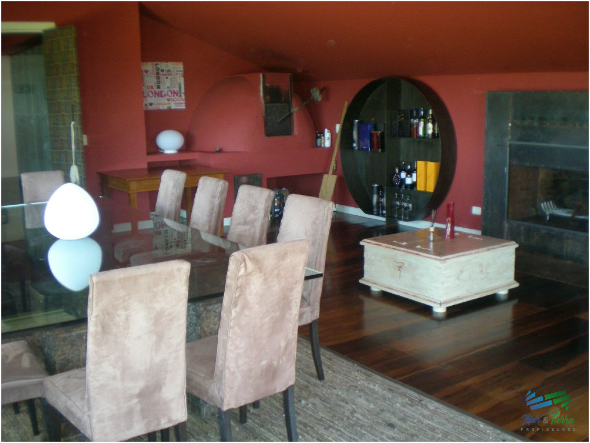 Casa ID.1714 - Vendo Espectacular casa frente al mar en Punta del Este.