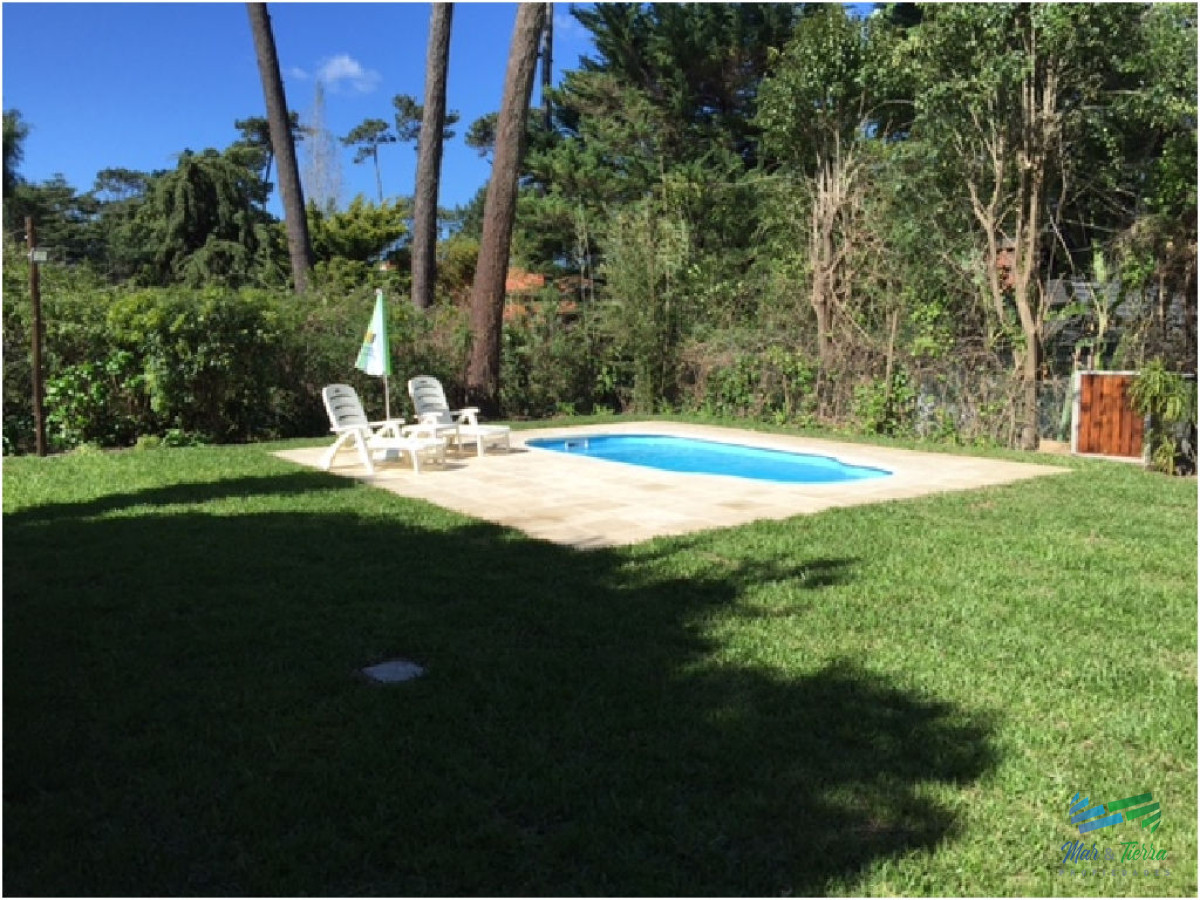 Casa ID.1729 - Casa en venta. Totalmente reciclada, bien equipada. Ambientes amplios. Punta del este.