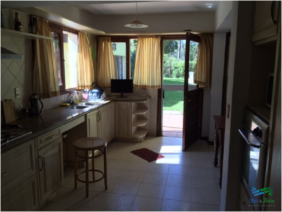Casa ID.1729 - Casa en venta. Totalmente reciclada, bien equipada. Ambientes amplios. Punta del este.
