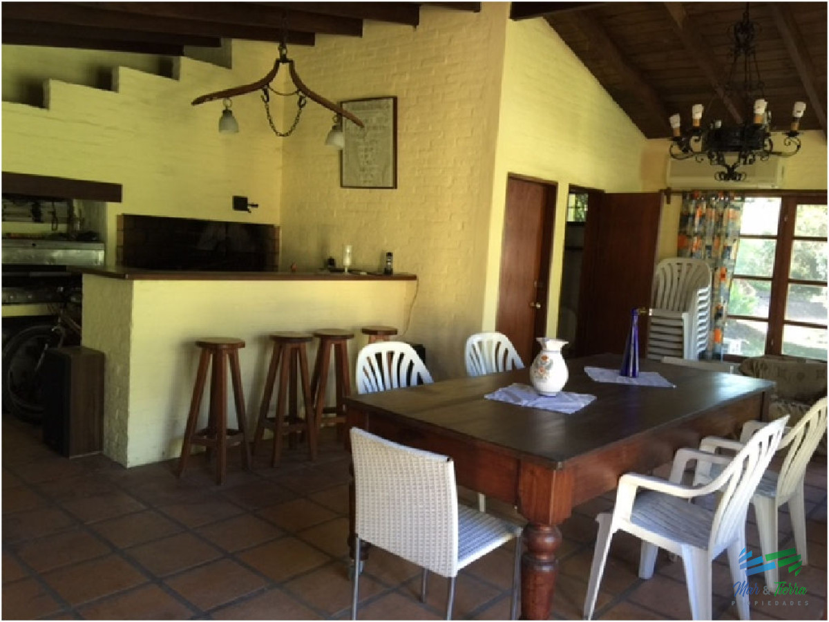 Casa ID.1729 - Casa en venta. Totalmente reciclada, bien equipada. Ambientes amplios. Punta del este.