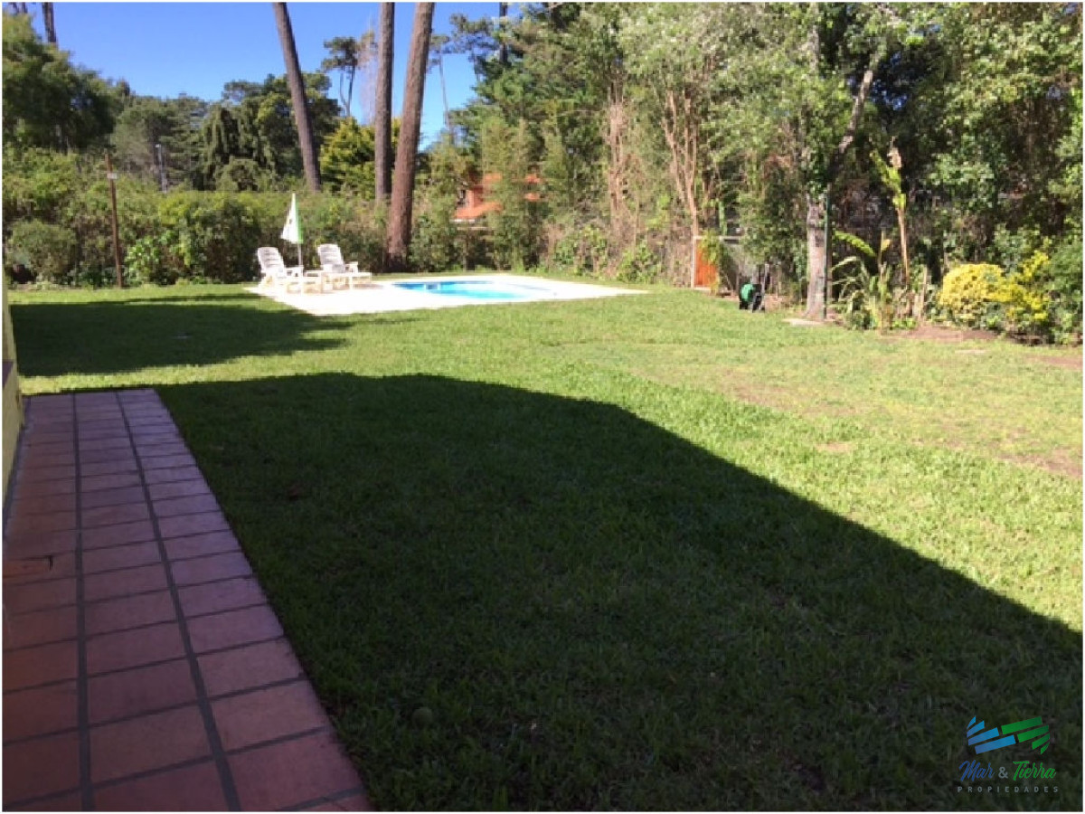 Casa ID.1729 - Casa en venta. Totalmente reciclada, bien equipada. Ambientes amplios. Punta del este.