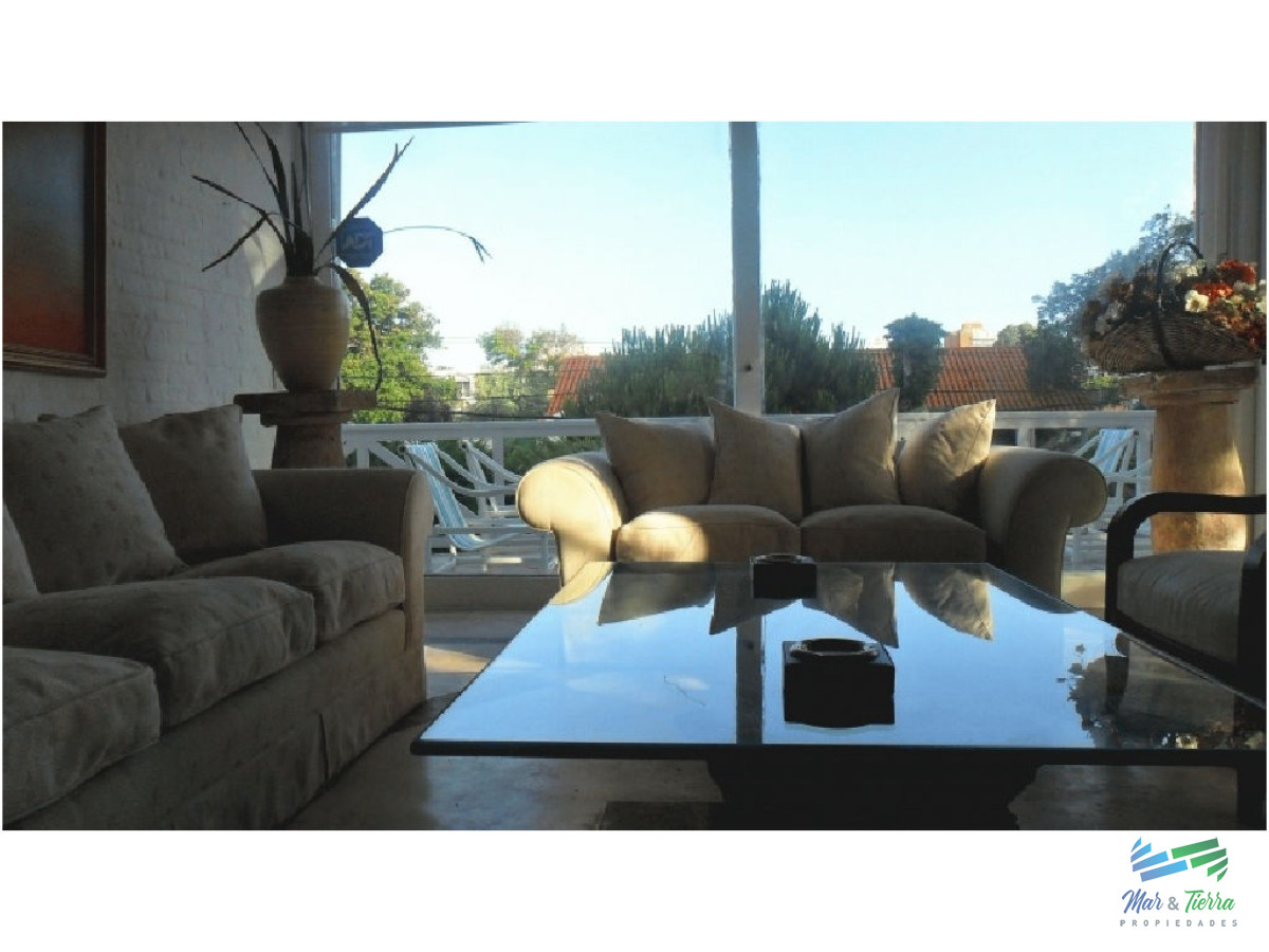 Casa ID.1733 - Casa en alquiler y venta..  Zona de playa mansa, a 50 ms del mar. Punta del Este. 