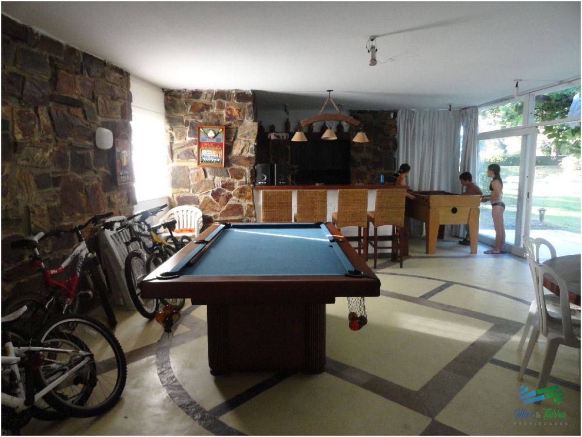 Casa ID.1733 - Casa en alquiler y venta..  Zona de playa mansa, a 50 ms del mar. Punta del Este. 