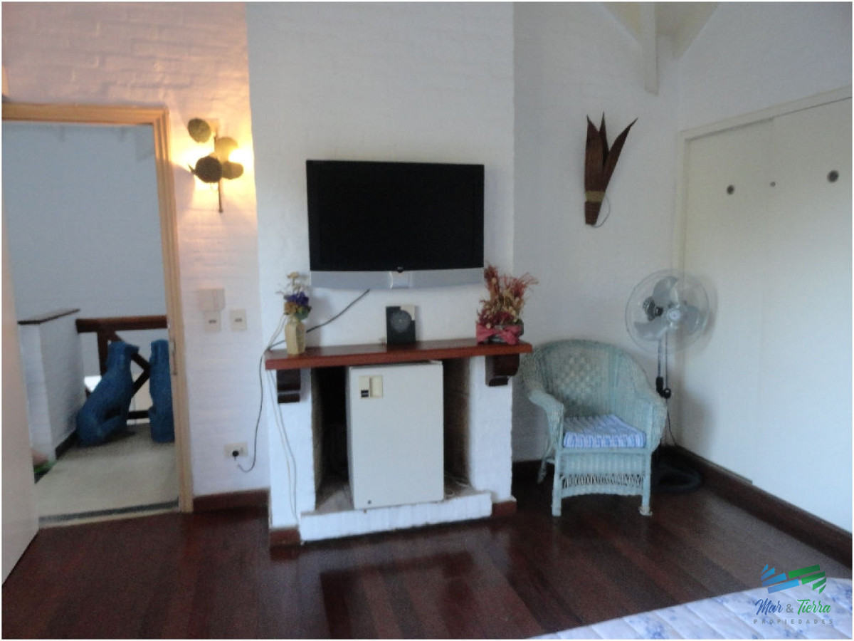 Casa ID.1733 - Casa en alquiler y venta..  Zona de playa mansa, a 50 ms del mar. Punta del Este. 