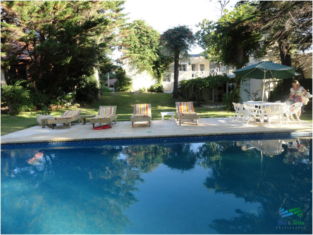 Casa ID.1733 - Casa en alquiler y venta..  Zona de playa mansa, a 50 ms del mar. Punta del Este. 