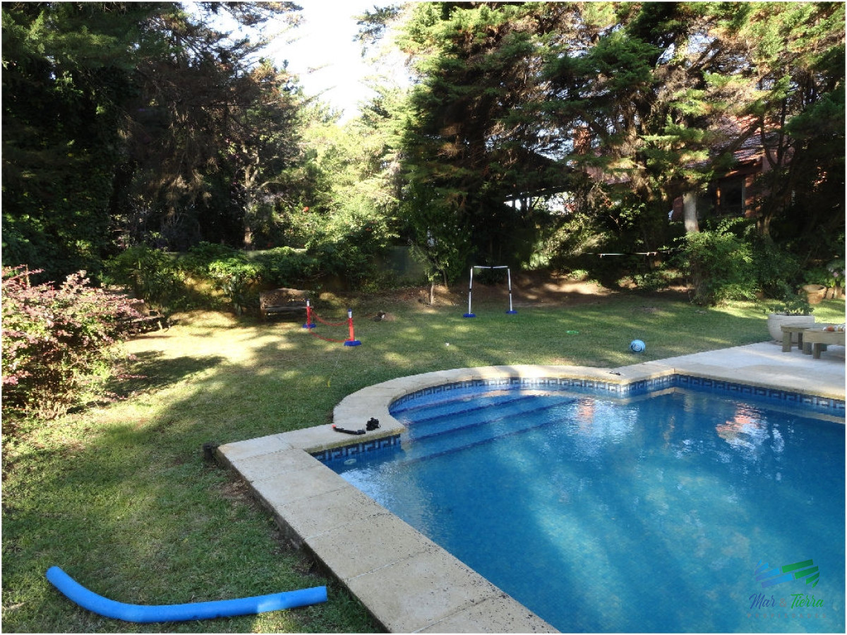 Casa ID.1733 - Casa en alquiler y venta..  Zona de playa mansa, a 50 ms del mar. Punta del Este. 