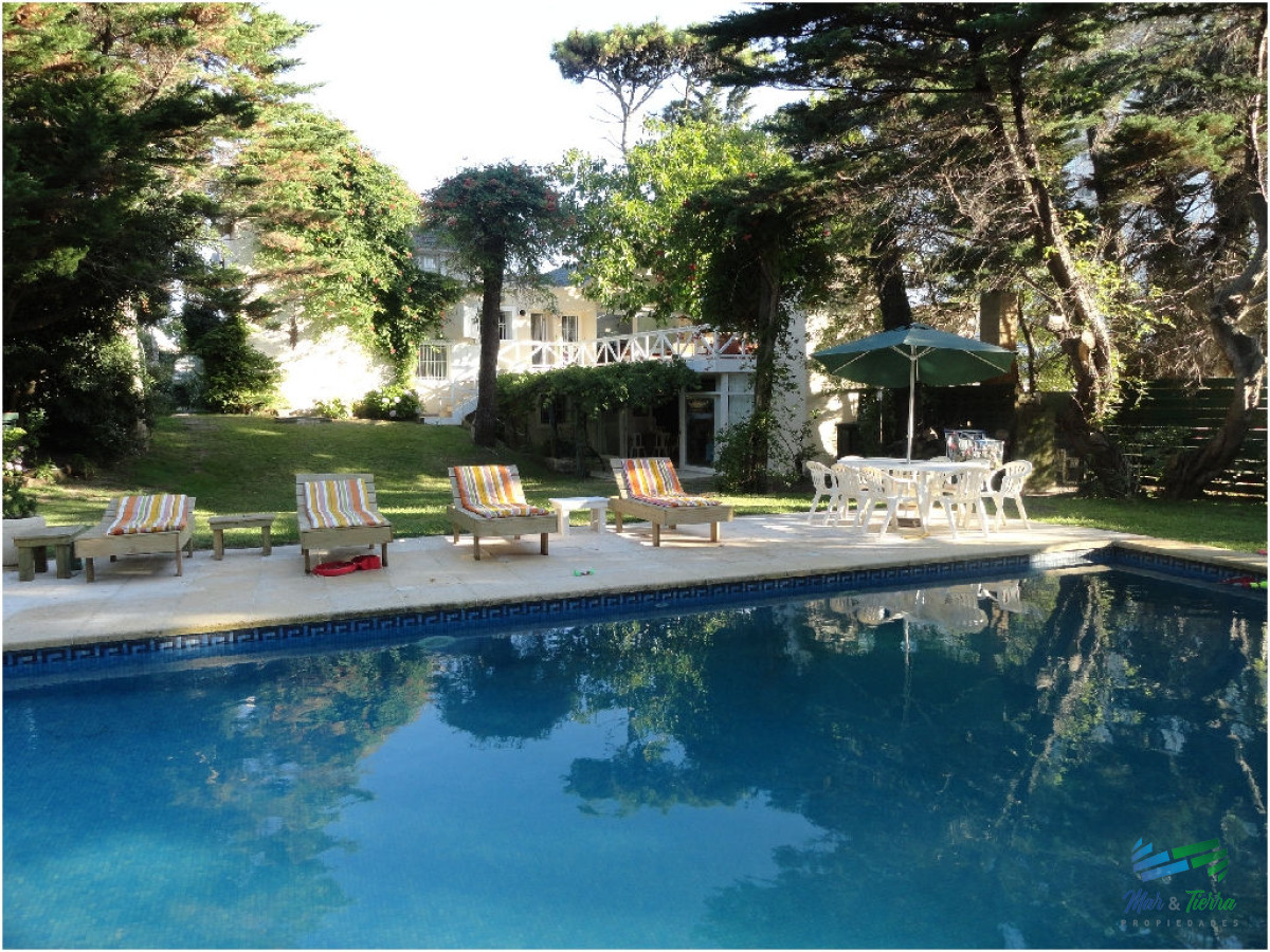Casa ID.1733 - Casa en alquiler y venta..  Zona de playa mansa, a 50 ms del mar. Punta del Este. 