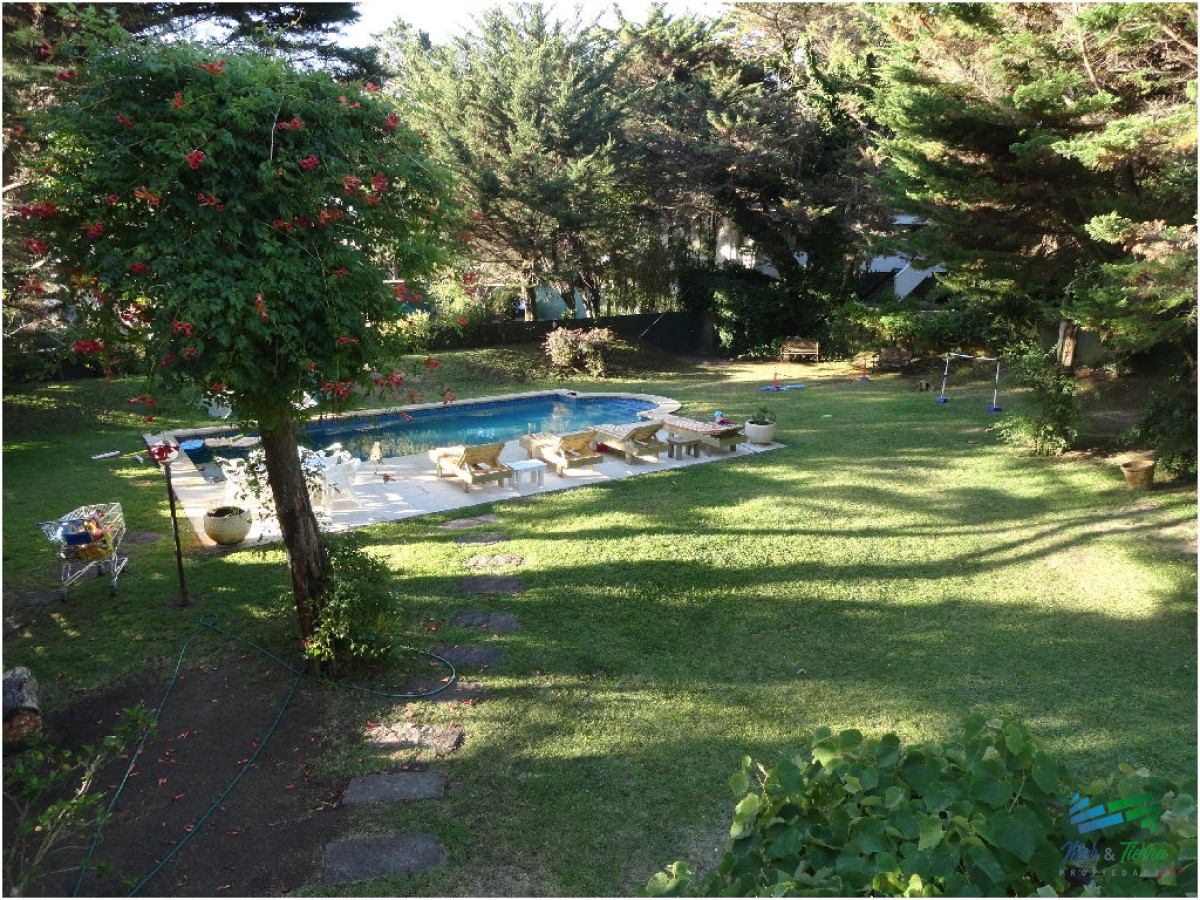 Casa ID.1733 - Casa en alquiler y venta..  Zona de playa mansa, a 50 ms del mar. Punta del Este. 