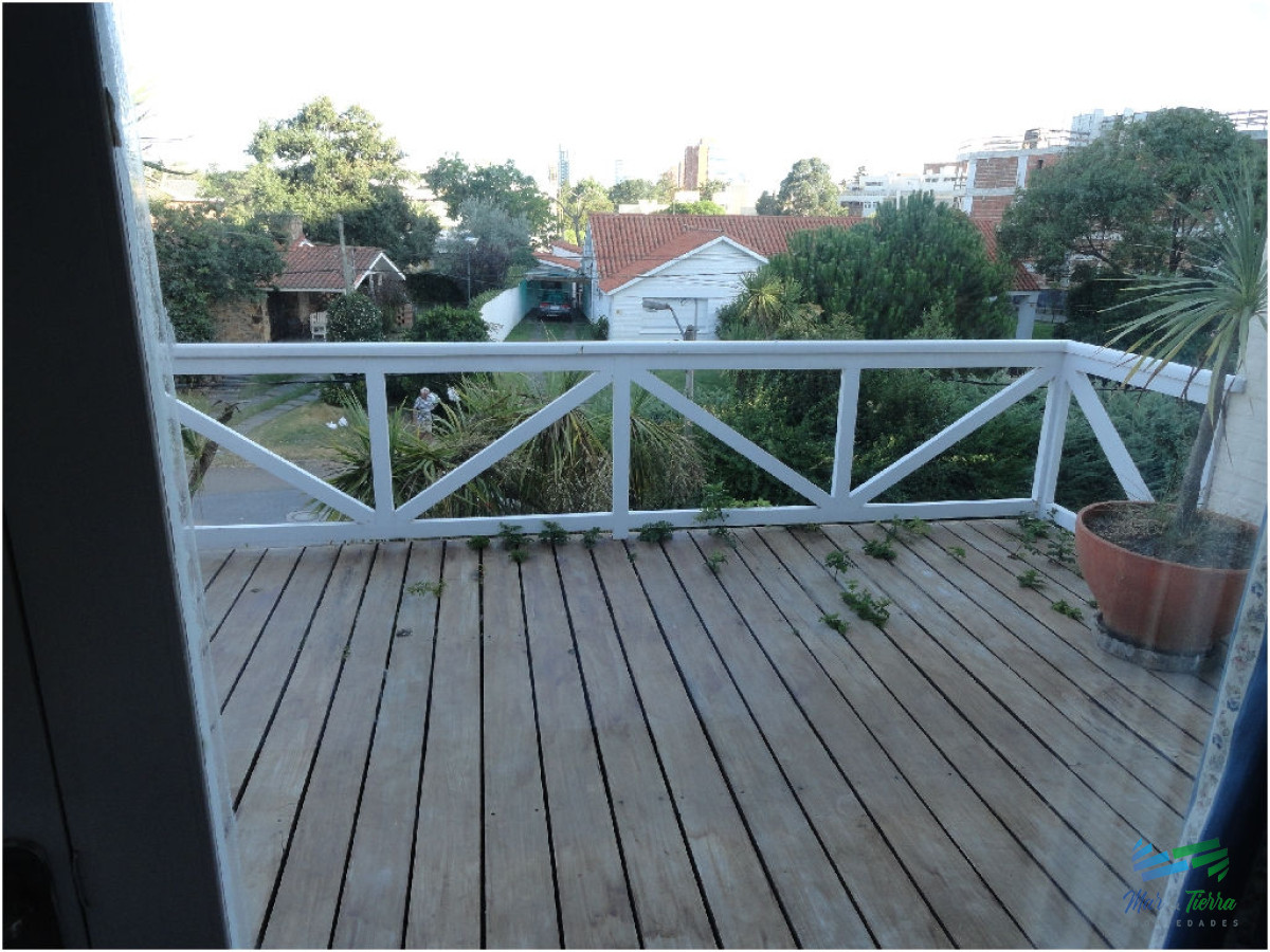 Casa ID.1733 - Casa en alquiler y venta..  Zona de playa mansa, a 50 ms del mar. Punta del Este. 