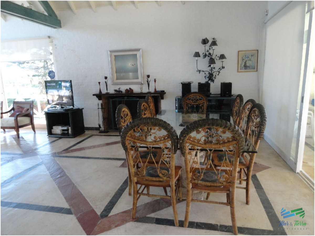 Casa ID.1733 - Casa en alquiler y venta..  Zona de playa mansa, a 50 ms del mar. Punta del Este. 
