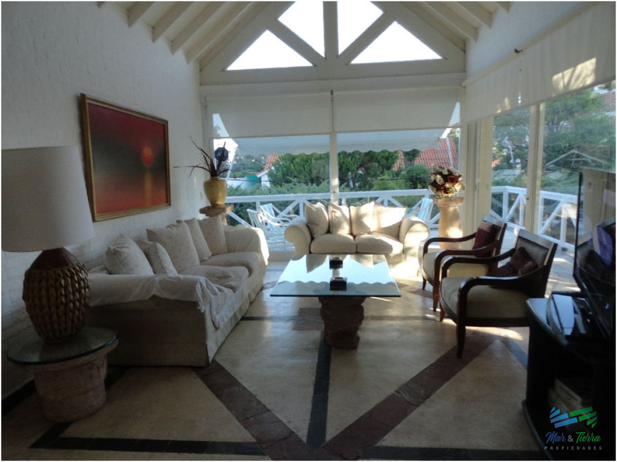 Casa ID.1733 - Casa en alquiler y venta..  Zona de playa mansa, a 50 ms del mar. Punta del Este. 