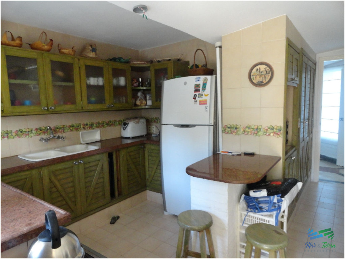 Casa ID.1733 - Casa en alquiler y venta..  Zona de playa mansa, a 50 ms del mar. Punta del Este. 
