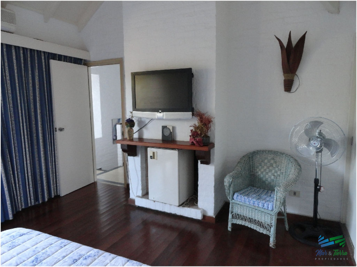 Casa ID.1733 - Casa en alquiler y venta..  Zona de playa mansa, a 50 ms del mar. Punta del Este. 