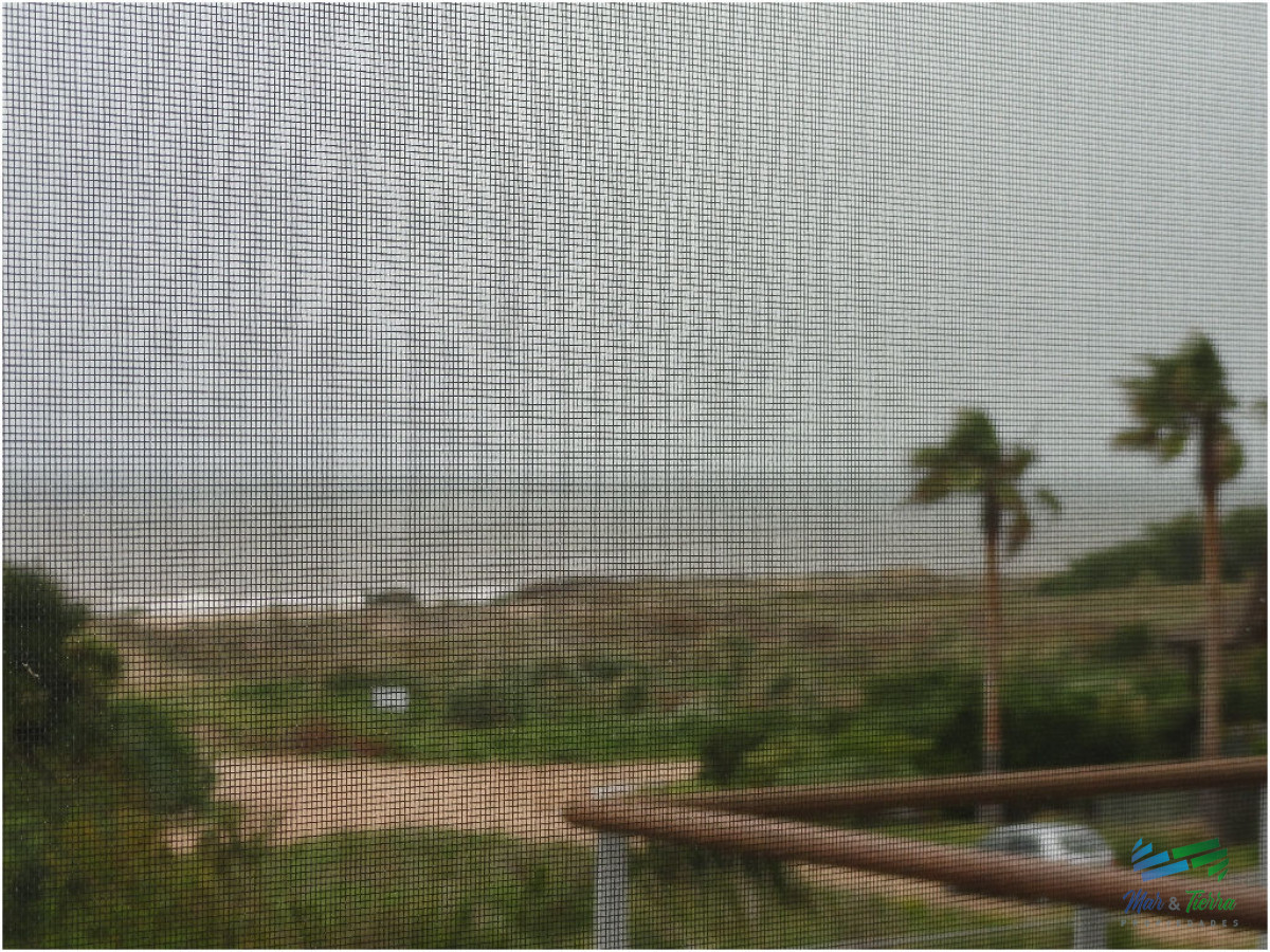 Casa ID.1738 - Casa en Alquiler en primera LÍ­nea sobre el mar -Punta Piedra- Punta del Este 