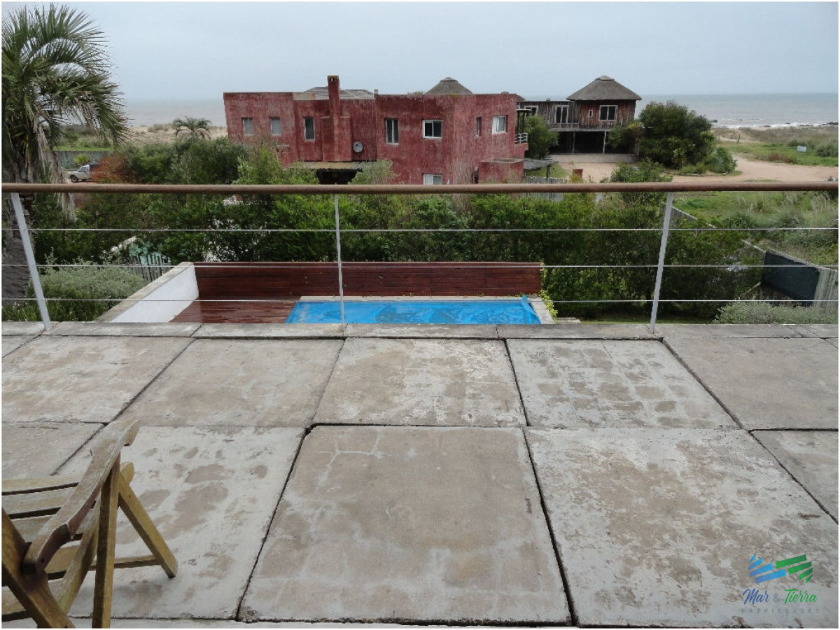 Casa ID.1738 - Casa en Alquiler en primera LÍ­nea sobre el mar -Punta Piedra- Punta del Este 