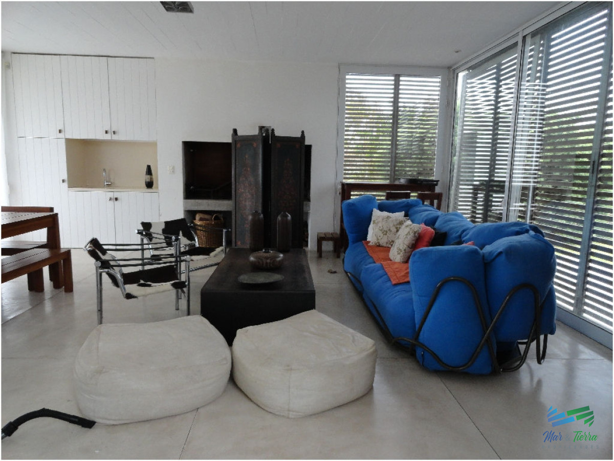 Casa ID.1738 - Casa en Alquiler en primera LÍ­nea sobre el mar -Punta Piedra- Punta del Este 