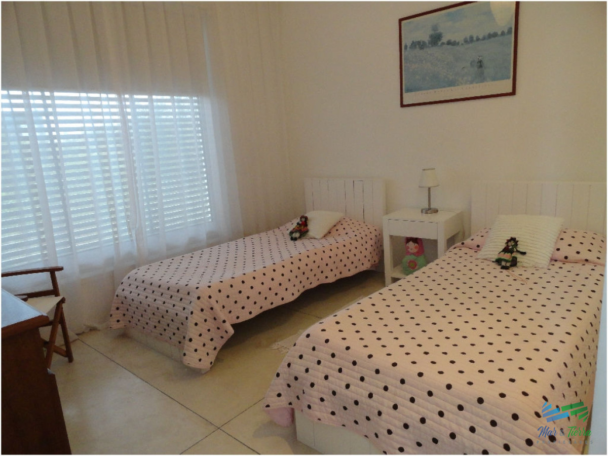 Casa ID.1738 - Casa en Alquiler en primera LÍ­nea sobre el mar -Punta Piedra- Punta del Este 