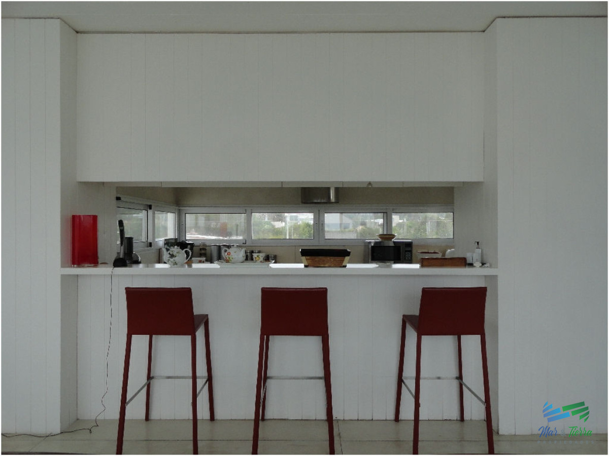 Casa ID.1738 - Casa en Alquiler en primera LÍ­nea sobre el mar -Punta Piedra- Punta del Este 