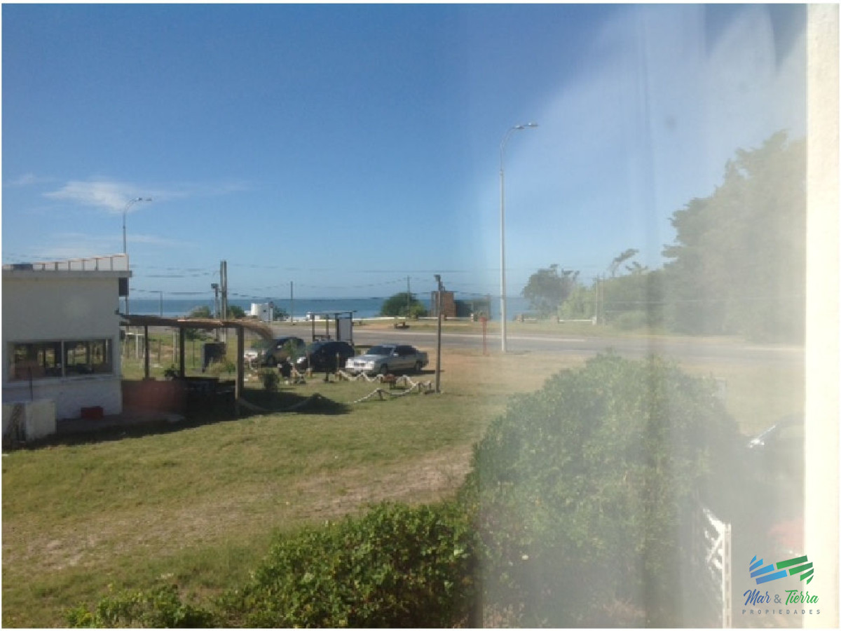 Casa ID.1755 - VENTA de casa en playa mansa,  casa en zona de Pinares, con vista al mar de 3 dormitorios