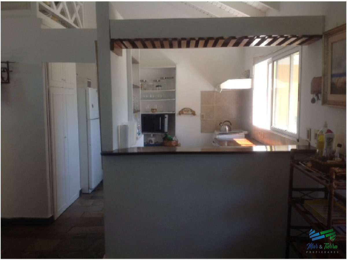 Casa ID.1755 - VENTA de casa en playa mansa,  casa en zona de Pinares, con vista al mar de 3 dormitorios