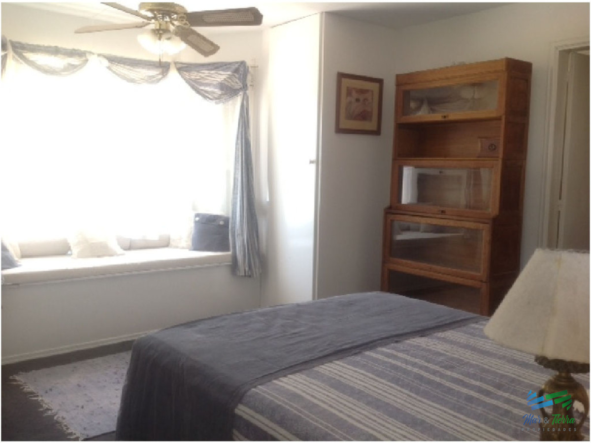 Casa ID.1755 - VENTA de casa en playa mansa,  casa en zona de Pinares, con vista al mar de 3 dormitorios