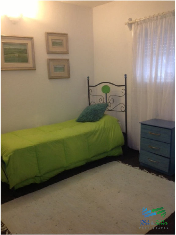 Casa ID.1755 - VENTA de casa en playa mansa,  casa en zona de Pinares, con vista al mar de 3 dormitorios