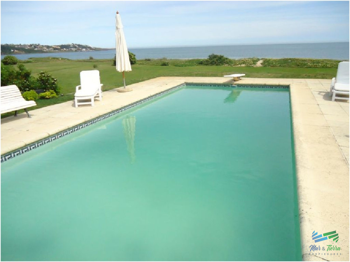 Casa ID.1564 - Espectacular residencia en primera Lí­nea sobre el Mar en Solanas en alquiler y venta