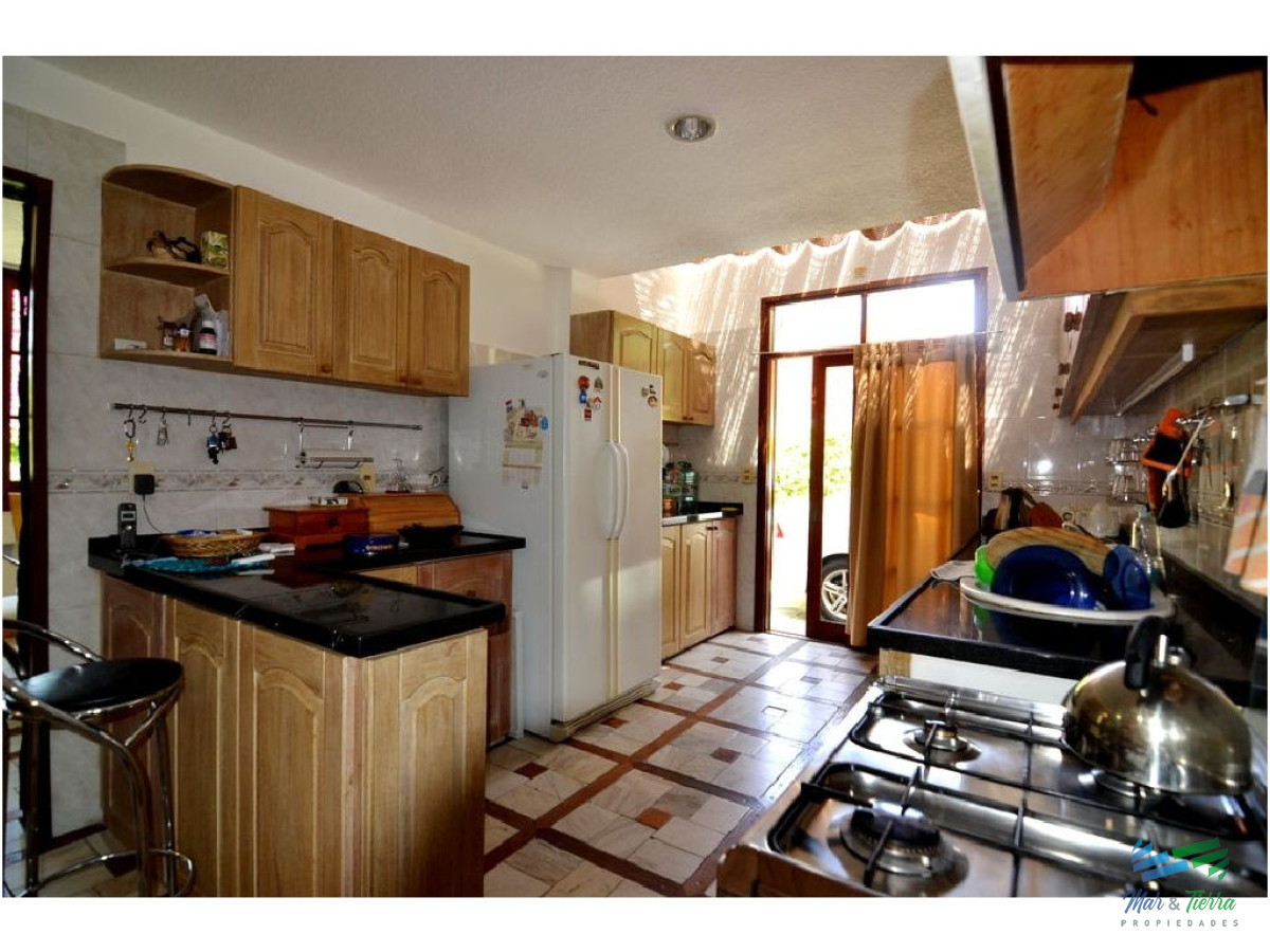Casa ID.1565 - En venta y  alquiler de temporada... Espectacular casa en paradas de la mansa!