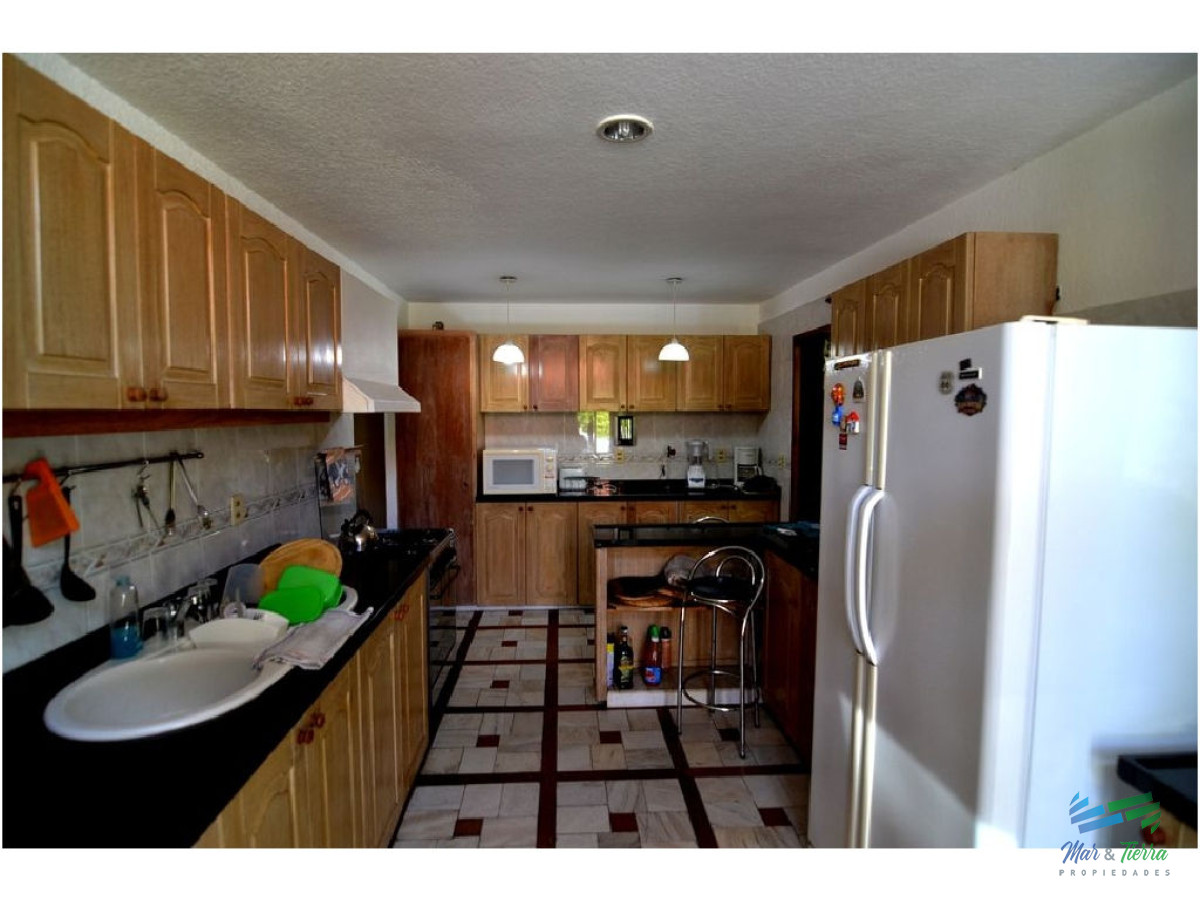 Casa ID.1565 - En venta y  alquiler de temporada... Espectacular casa en paradas de la mansa!
