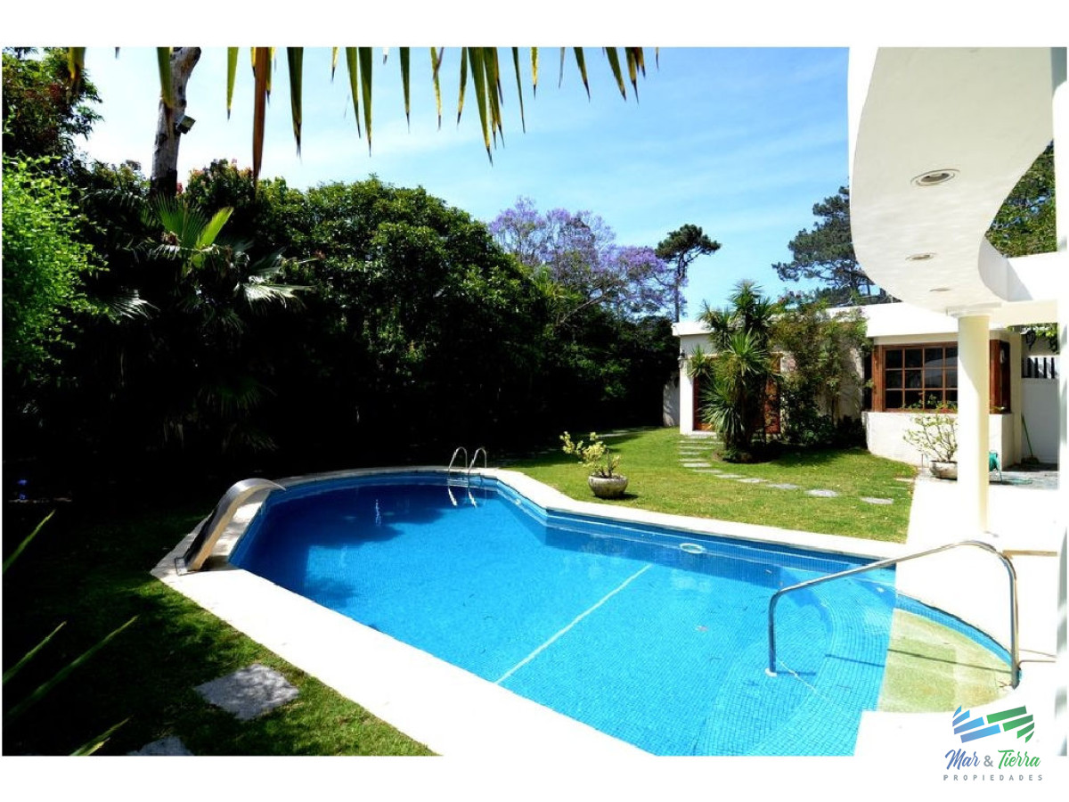 Casa ID.1565 - En venta y  alquiler de temporada... Espectacular casa en paradas de la mansa!