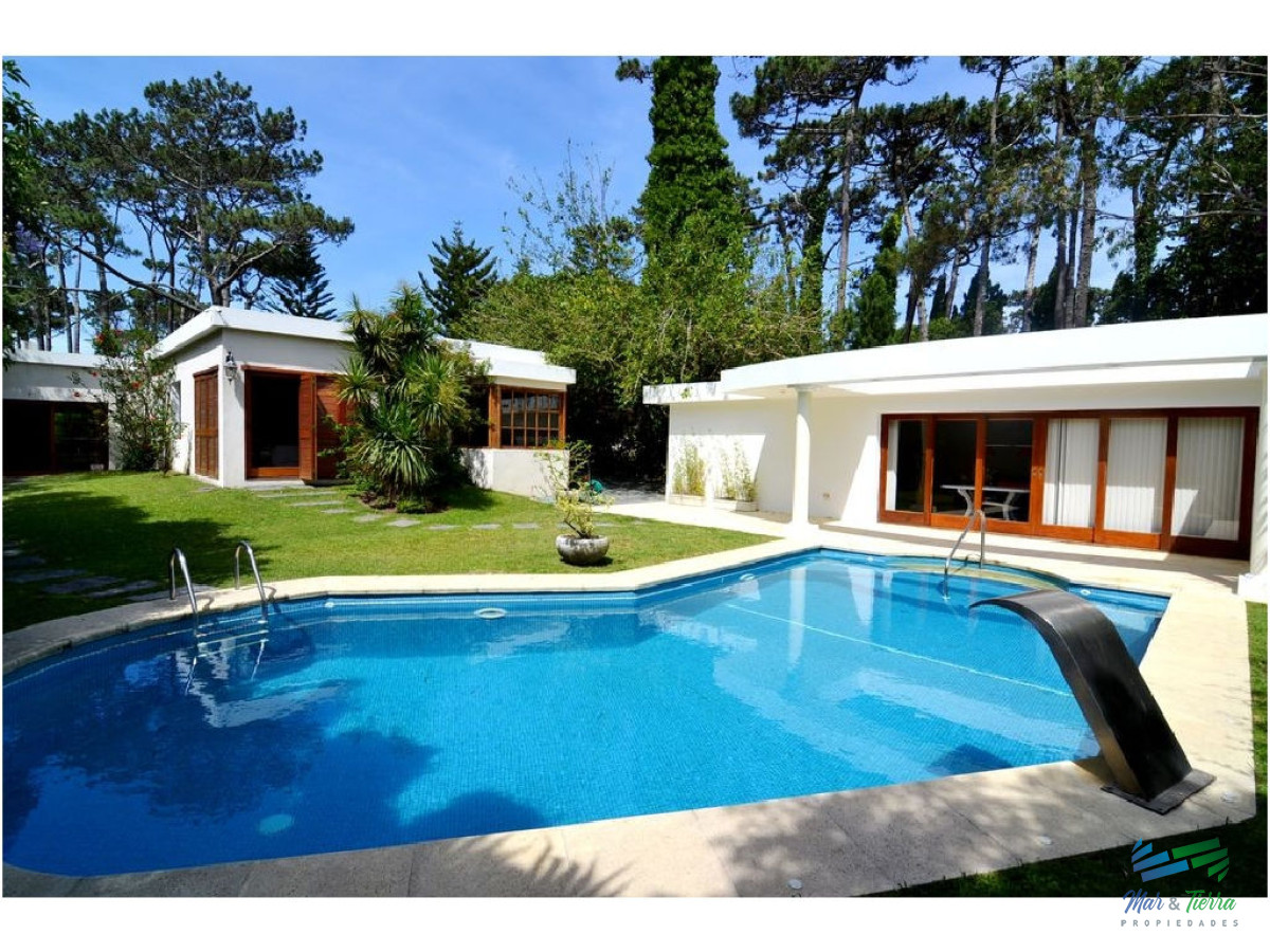 Casa ID.1565 - En venta y  alquiler de temporada... Espectacular casa en paradas de la mansa!