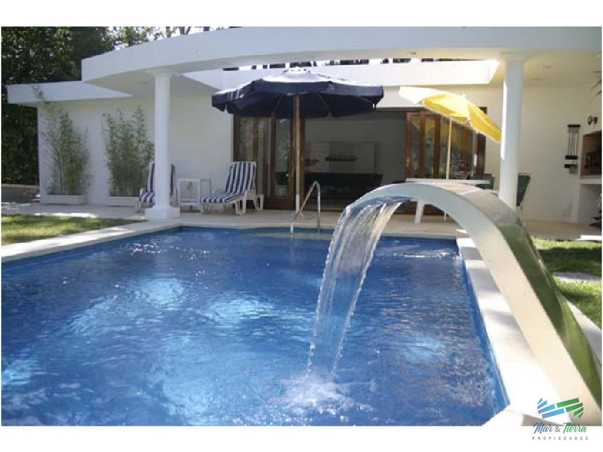 Casa ID.1565 - En venta y  alquiler de temporada... Espectacular casa en paradas de la mansa!