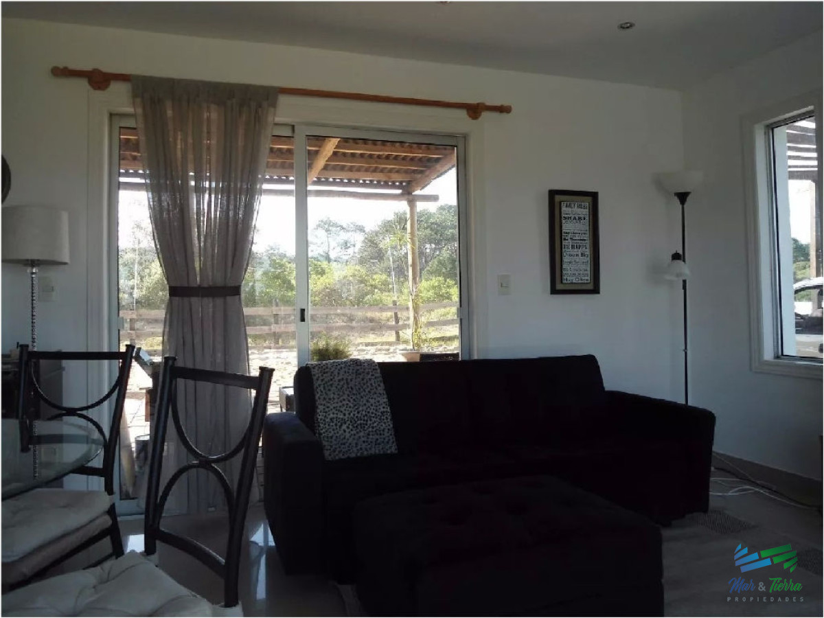 Casa ID.1842 - Casa en venta, zona de Laguna del Sauce.  Cuenta con dos dormitorios. 