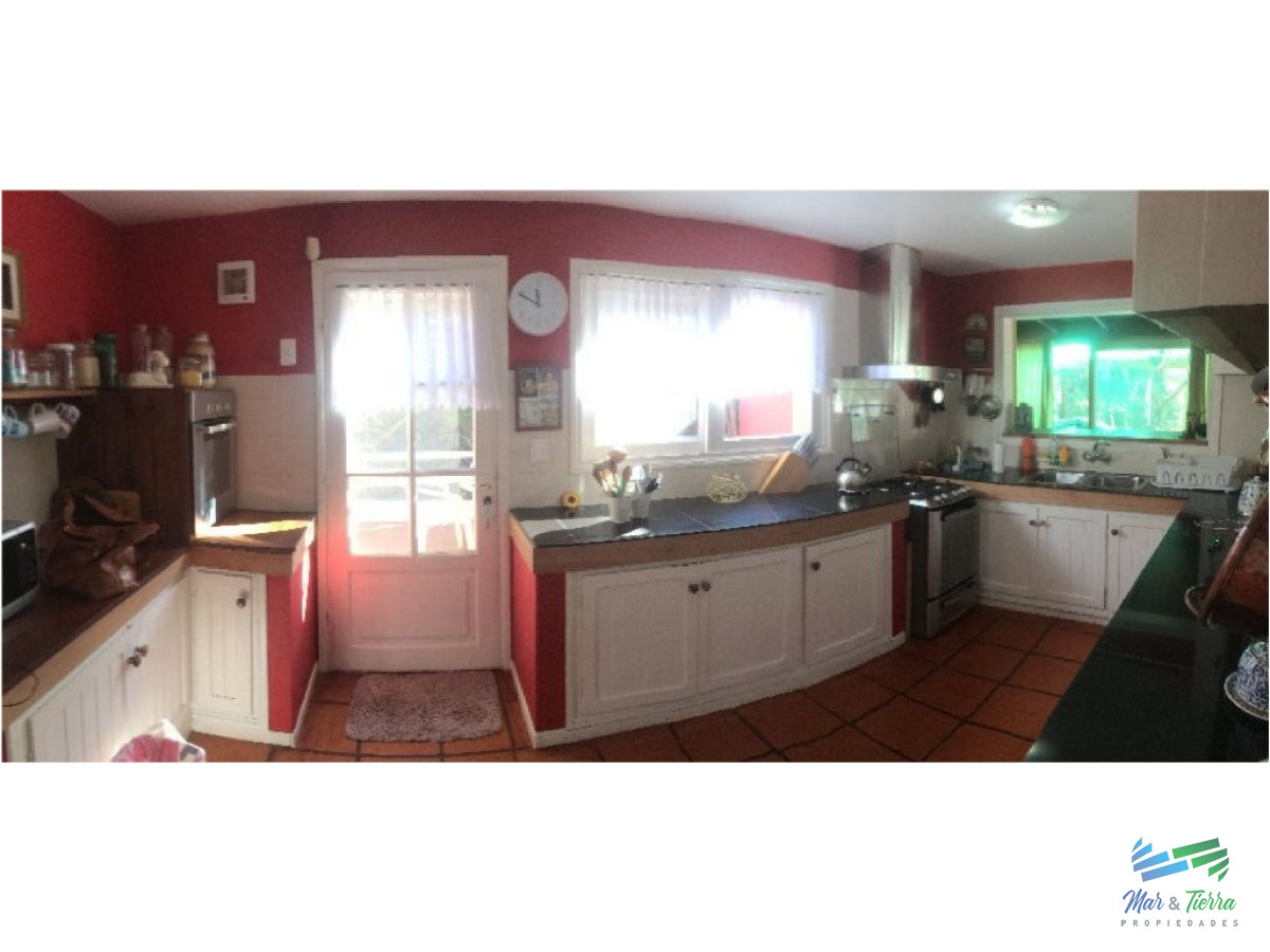 Casa ID.1964 - Hermoso Chalet.... en lindo barrio, ideal para vivir todo el año.