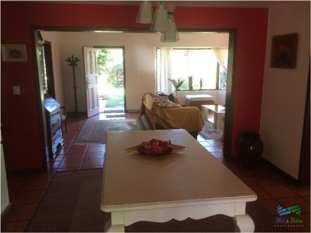 Casa ID.1964 - Hermoso Chalet.... en lindo barrio, ideal para vivir todo el año.